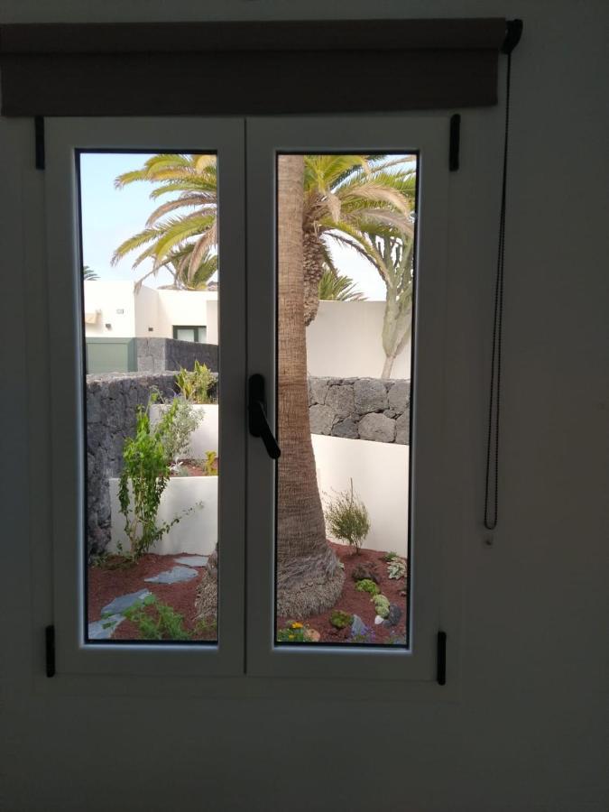 Bungalow Paseo Del Mar- Playa Roca Residence Sea Front Access - Free Ac - Wifi Costa Teguise Bagian luar foto